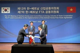 Vietnam y Corea del Sur fortalecen cooperación en comercio, industria y energía
