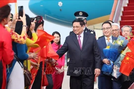 Primer ministro llega a China para una visita oficial y la reunión anual del FEM