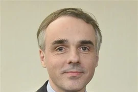 Funcionario francés afirma perspectivas de asociación estratégica con Vietnam
