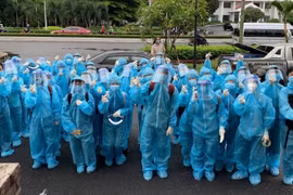 Estudiantes de medicina en Ciudad Ho Chi Minh luchan contra el COVID-19
