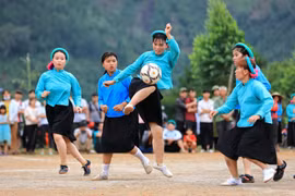 Partidos de fútbol solo para mujeres de minorías étnicas en provincia vietnamita de Quang Ninh