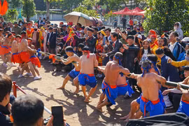 Conservan ritual y juego de la soga en Vietnam