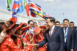 Ceremonia de despedida al presidente de la Asamblea Nacional de Vietnam, Tran Thanh Man, en el Aeropuerto Internacional de Pochentong, en Phnom Penh, Camboya (Foto: VNA)