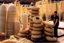 (Televisión) Apoyan jóvenes vietnamitas la preservación de oficios tradicionales