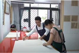 Joven vietnamita brinda nueva vida a libros antiguos