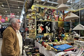 Productos vietnamitas impresiona al público en Feria de París 2023