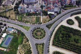 Modernas intersecciones de tráfico en Hanoi