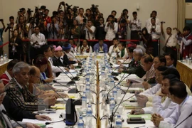 Presidente birmano promete mantener paz con grupos armados