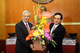 Recibe dirigente vietnamita a delegación de iglesia cristiana