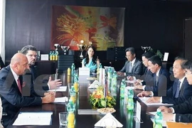 Comparten Vietnam y Eslovaquia experiencias en reforma judicial