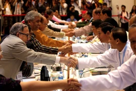 Gobierno birmano y grupos étnicos armados reanudan negociaciones