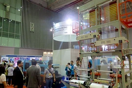 Efectúan exposición internacional de plástico y caucho 2015
