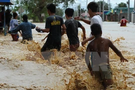 Tifón Koppu deja saldo de 22 muertos en Filipinas