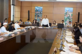  Diputados vietnamitas evalúan situación socioeconómica de 2015
