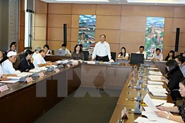  Diputados vietnamitas evalúan situación socioeconómica de 2015
