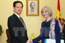 Premier vietnamita destaca asociación estratégica con Francia