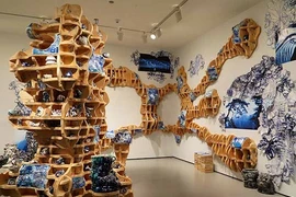 En Hanoi exposición de bellas artes de artistas estadounidense y vietnamitas