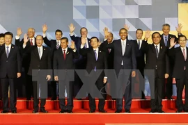 Presidente vietnamita conversa con diversos líderes mundiales en Filipinas