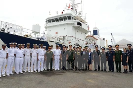 Barco de guardacostas indio visita Ciudad Ho Chi Minh