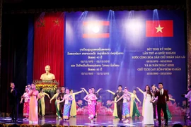 En Vietnam solemne acto conmemorativo al Día Nacional de Laos
