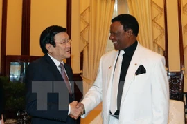 Presidente recibe a saliente embajador nigeriano