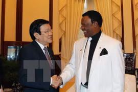 Presidente recibe a saliente embajador nigeriano