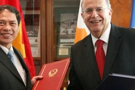 Vietnam y Chipre fomentan cooperación comercial e inversionista