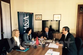 Representantes de la Embajada de Vietnam en Argentina, concurrente en Uruguay, se reunieron con la Cámara de Comercio del Mercado Común del Sur (MERCOSUR) – la Asociación de Naciones del Sudeste Asiático (ASEAN). (Fuente: VNA)