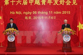 Nguyen Phu Trong y Xi Jinping se reúnen con jóvenes destacados
