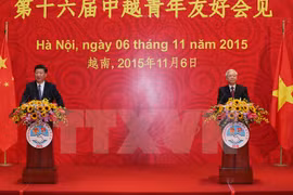 Nguyen Phu Trong y Xi Jinping se reúnen con jóvenes destacados