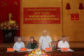  Líder partidista vietnamita mantiene contacto con electores de base