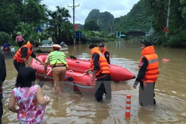  Raúl Castro expresa condolencias a Vietnam por inundaciones