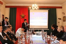 Discuten en República Checa sobre Mar del Este y libre navegación marítima