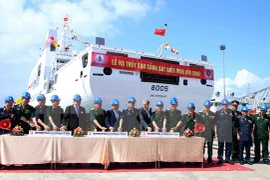 Botan al agua Guardacostas 8005 en Da Nang