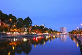 Ciudad Ho Chi Minh lanza nuevo servicio de turismo fluvial