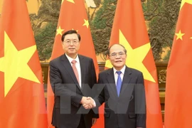 Se reúnen en Beijing dirigentes parlamentarios de Vietnam y China
