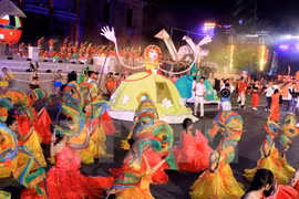 Clausuran festival marítimo Nha Trang 2015