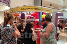 Vietnam participa en Feria de Artesanías del Mercosur