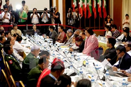 Firman gobierno birmano y ocho guerrillas pacto de cese de fuego