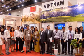 VNA presenta servicios informativos en KL Converge 2015