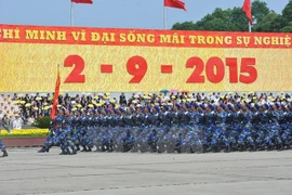 Continúa Vietnam recibiendo felicitaciones por el Día Nacional