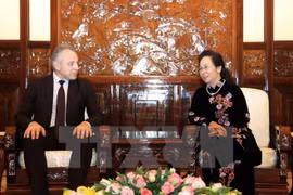 Vicepresidenta vietnamita recibe a delegación sindical de Belarús