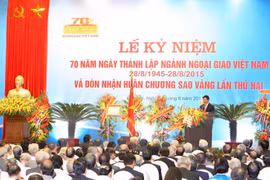 Saludan líderes laosianos fiesta nacional de Vietnam