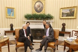  Líder partidista vietnamita conversa con presidente Barack Obama