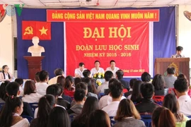 Estudiantes vietnamitas en Laos prometen fomentar nexos especiales bilaterales