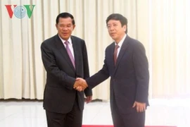 Delegación de VOV visita Cambodia