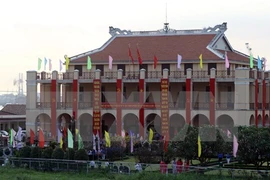 Rinden homenaje a presidentes Ho Chi Minh y Ton Duc Thang