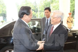 Dirigentes vietnamitas felicitan a Laos por el Día Nacional