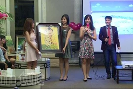 Vietnamitas en Singapur respaldan a estudiantes connacionales