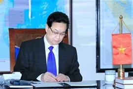 Vietnam se concentrará en la reestructuración de la economía, especialmente en la reforma de instituciones crediticias y la solución de deudas malas, subrayó el primer ministro Nguyen Tan Dung. (Fuente: VNA)